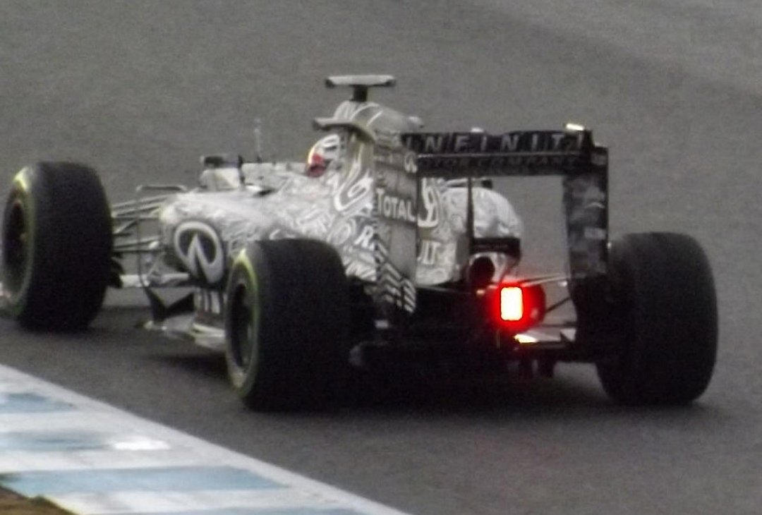 RedBullF1Fairy's tweet photo. #FlashbackFriday on this day in 2015 #CamoBull was unleashed in Jerez 😍 https://t.co/7hYNwyWJu8