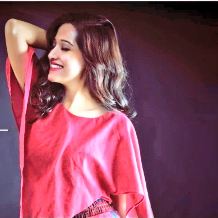 bhavyazaya's tweet photo. Beauty that shines from within don't need a spotlight...😍😘❤Her smiles are magic....🤩🤩😘😘 #PrettyPree #haseena @preetikatweets https://t.co/5j1Z1bUOvH