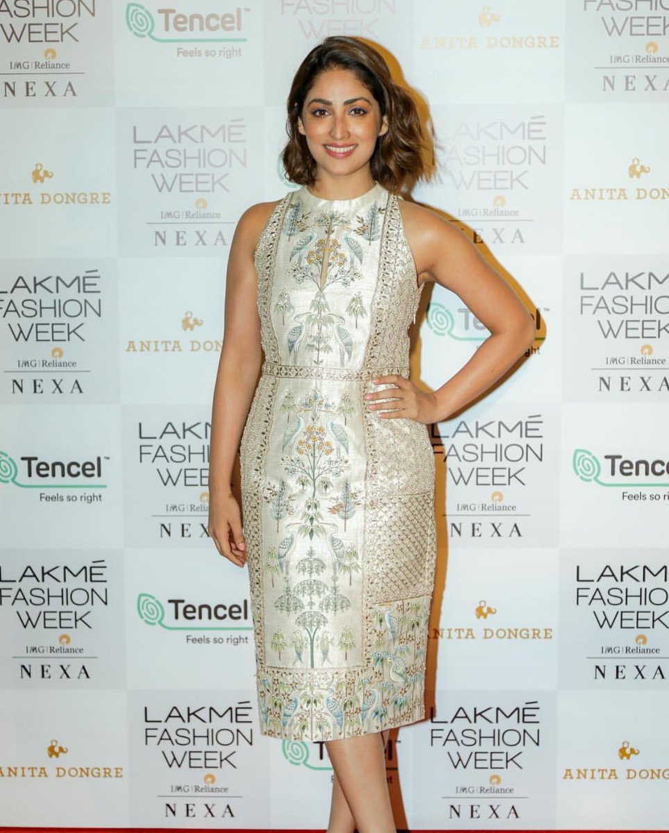 WeddingTimesTOI's tweet photo. Spotted on #LFWDay2: Some of our favourite cover girls @yamigautam , @hegdepooja , #SayaniGupta and @SaiyamiKher pose for shutterbugs at @LakmeFashionWk .
.
.
.
#lfw #allinclusiveatlfw #5daysoffashion #lfwsr19 @ILoveLakme @NexaExperience #LFWDay2 #allInclusiveatLFW https://t.co/Q28m8WjpEH