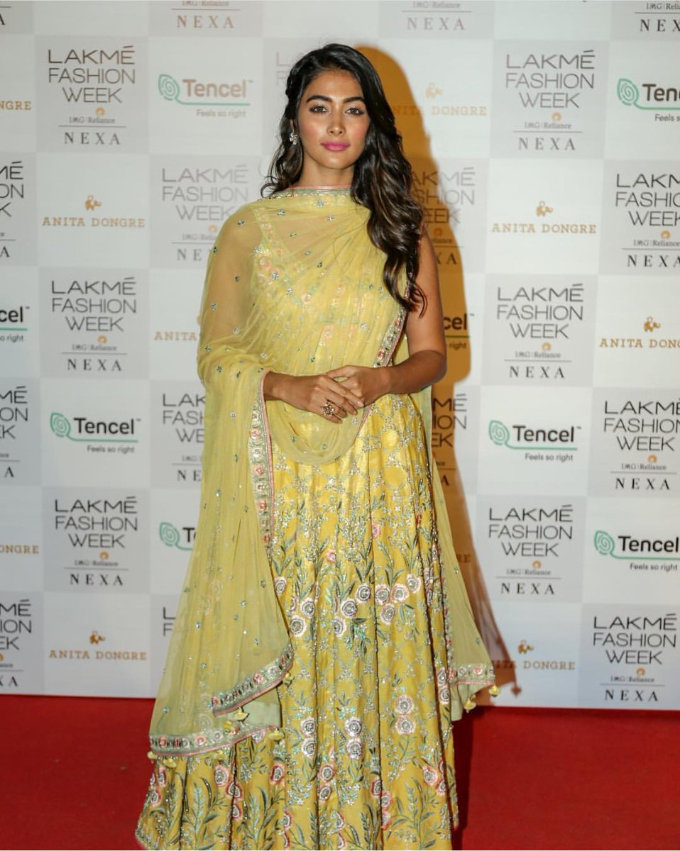 WeddingTimesTOI's tweet photo. Spotted on #LFWDay2: Some of our favourite cover girls @yamigautam , @hegdepooja , #SayaniGupta and @SaiyamiKher pose for shutterbugs at @LakmeFashionWk .
.
.
.
#lfw #allinclusiveatlfw #5daysoffashion #lfwsr19 @ILoveLakme @NexaExperience #LFWDay2 #allInclusiveatLFW https://t.co/Q28m8WjpEH