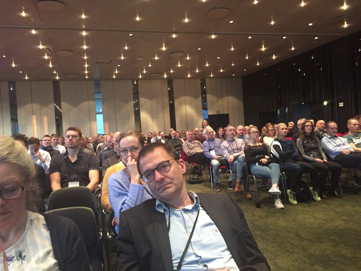 BJSM_BMJ's tweet photo. How long does it take for a player to return to play after hip arthroscopy? About 6 months according to Professor ⁦@DamianGriffin⁩. Another full house at the sold out #sportskongres Denmark 🇩🇰 >800 attendees. #Big5Conference https://t.co/uSlG9akJ6G