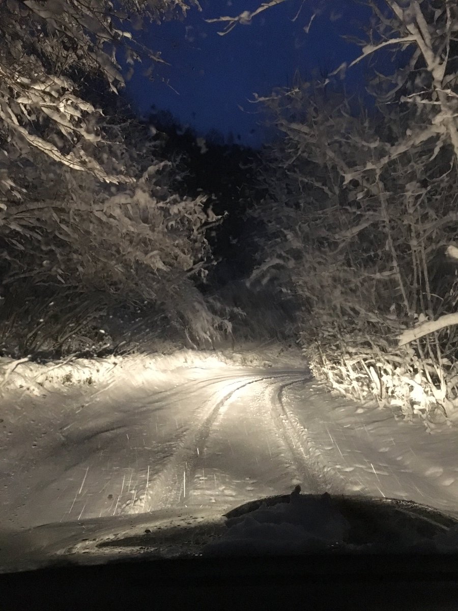 ASPSedgemoor's tweet photo. Glad to have a 4x4 to get into Cheddar today! Beautiful but very snowy in the Gorge and Mendips. Unless your vehicle is suitable, my advice is to avoid these roads as theyβre not gritted! #PCSOBeth #yourcommunity #snowday #roadsafety @ASPolice @CheddarPC @cheddarvillage https://t.co/kXTLNmG5Jq