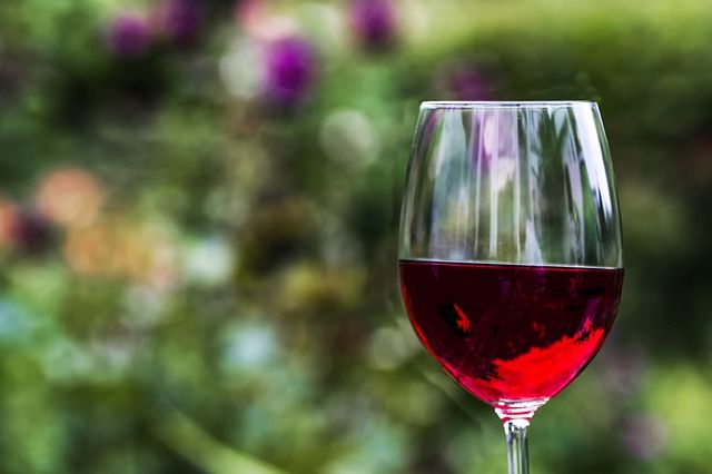 Wine is made from grapes so all wines must be #VeganFriendly, right? Not necessarily... | bizcom.to/1/403r via <a href="/Biz_Agriculture/">Bizcom Agriculture</a> #SAwine #WineIndustry