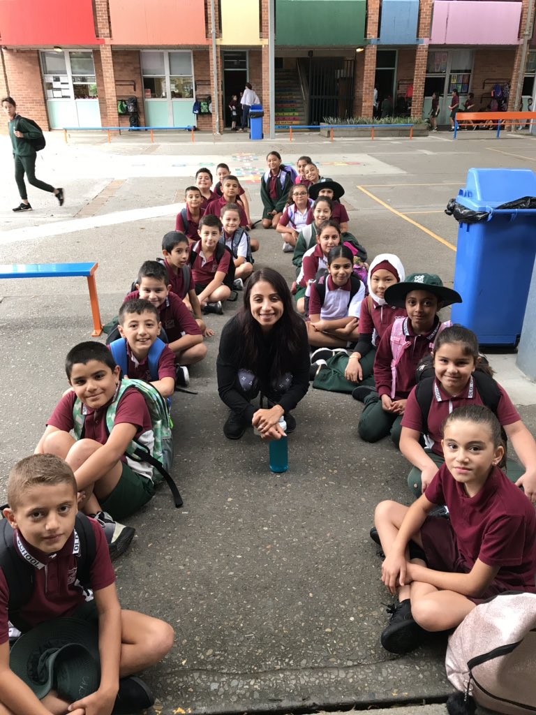 Students at #OldGuildfordPS are respectful and responsible. @DemiMakris’s class was lined up on time after both breaks every day this week! This ensures they go straight into learning time #EveryMinuteMatters @sylvialin12 @sharenscerri @y2kaycampbell @nathanyquan
