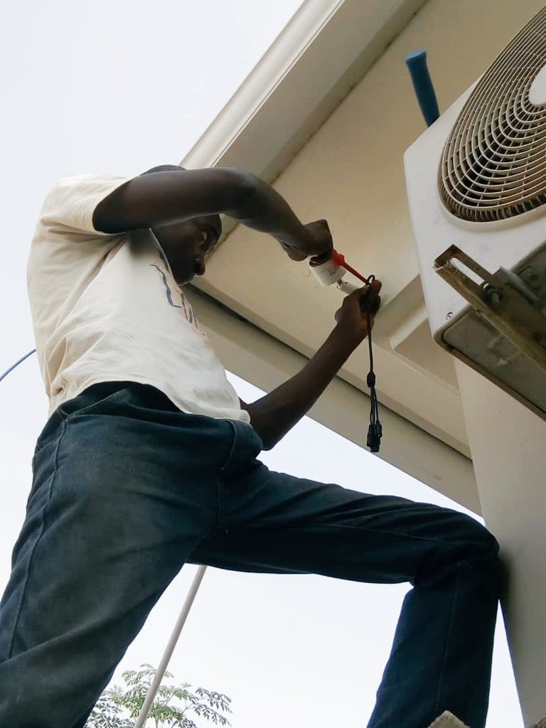 ajisaq's tweet photo. Our #Engineers configuring CCTV cameras 📷 to a client in #Yola.
#IoT # https://t.co/pVQDFZqGwb