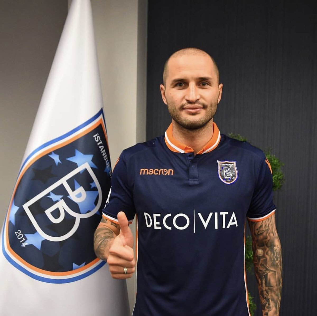 İstanbul Başakşehir FK 
Fedor Kudriashov ile 1,5 yıllık sözleşme sağladı