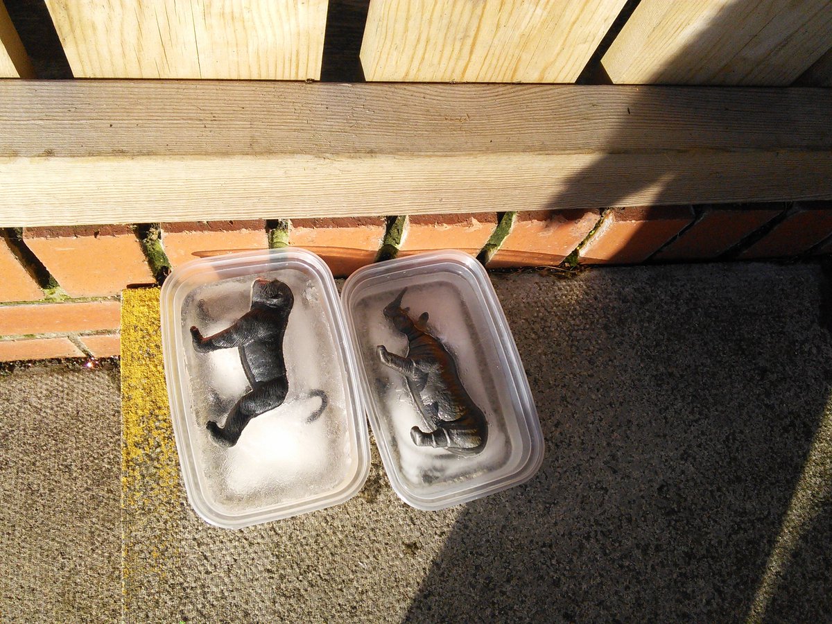 QuayYr1's tweet photo. This week Year 1 have been archeologists! We have been investigating how to get Ice Age artefacts out of the ice without damaging them. We tried using a hair dryer, melting them in the sun and smashing them. #History #coreknowledge https://t.co/hEkmhoguze