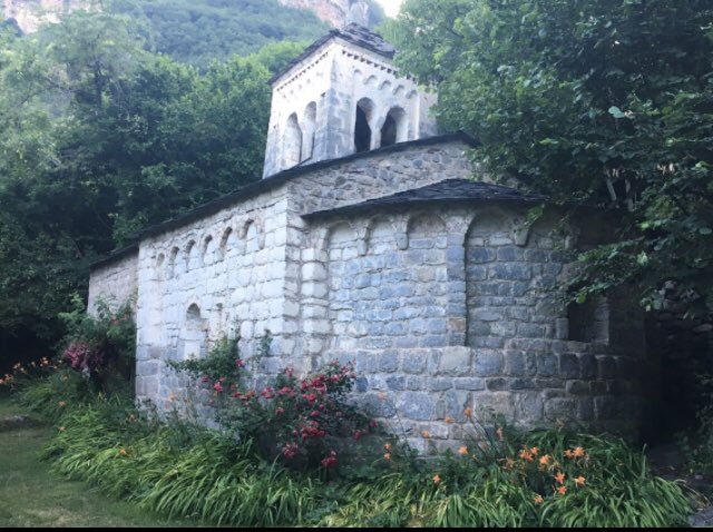 AirBirabolas's tweet photo. @JuanMNataliaM Ermita de la Virgen de Gracia , s. XXII #ElRun #ValleDeBenasque #Rincones https://t.co/vuGUwOrIA4