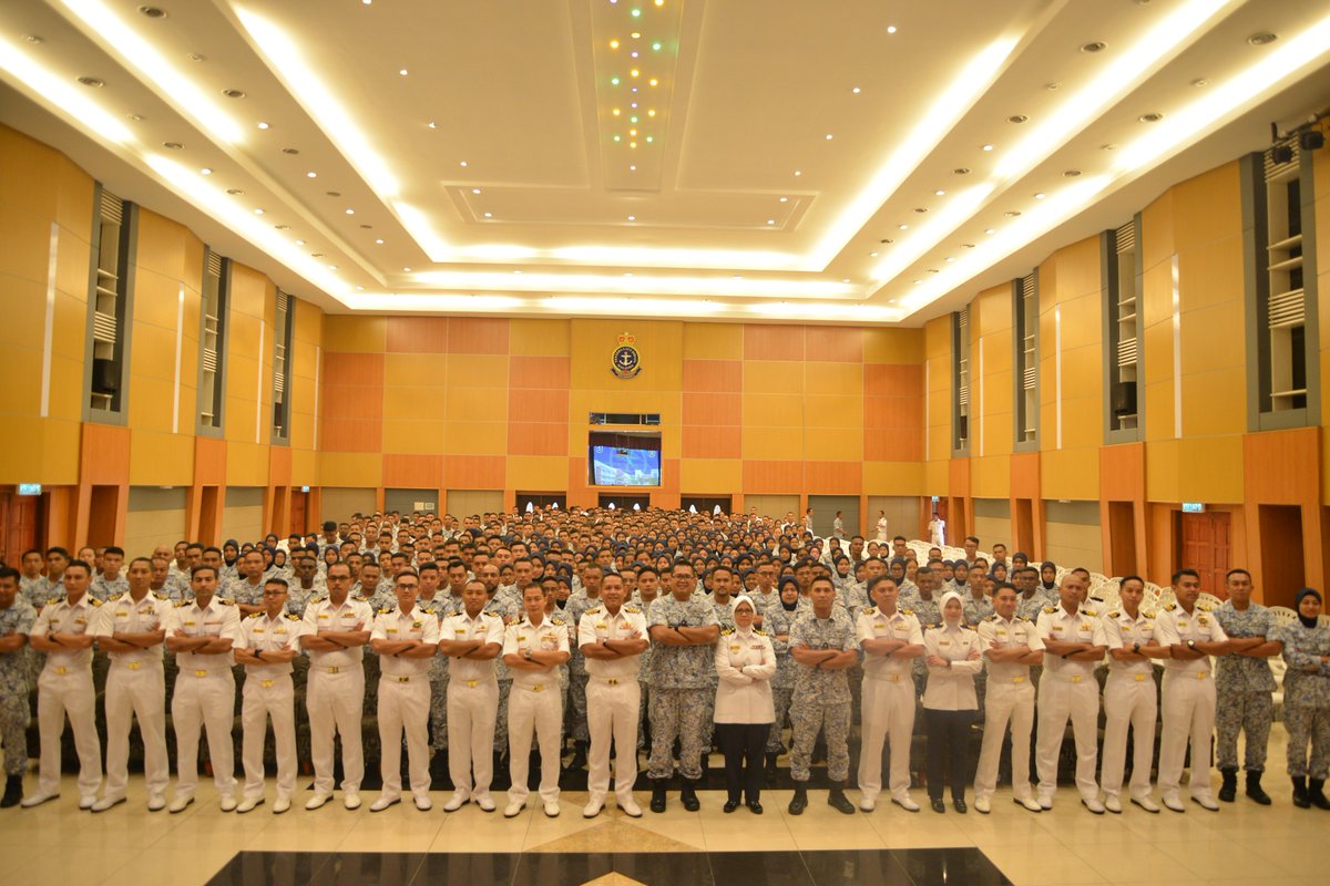 KD SULTAN IDRIS I tweet media