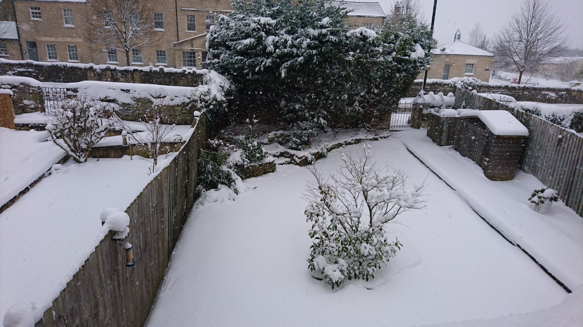 katiejan's tweet photo. @FranDoesEdTech And of course there's a snow day when I have taken a day's leave! https://t.co/jQFjssTmJD