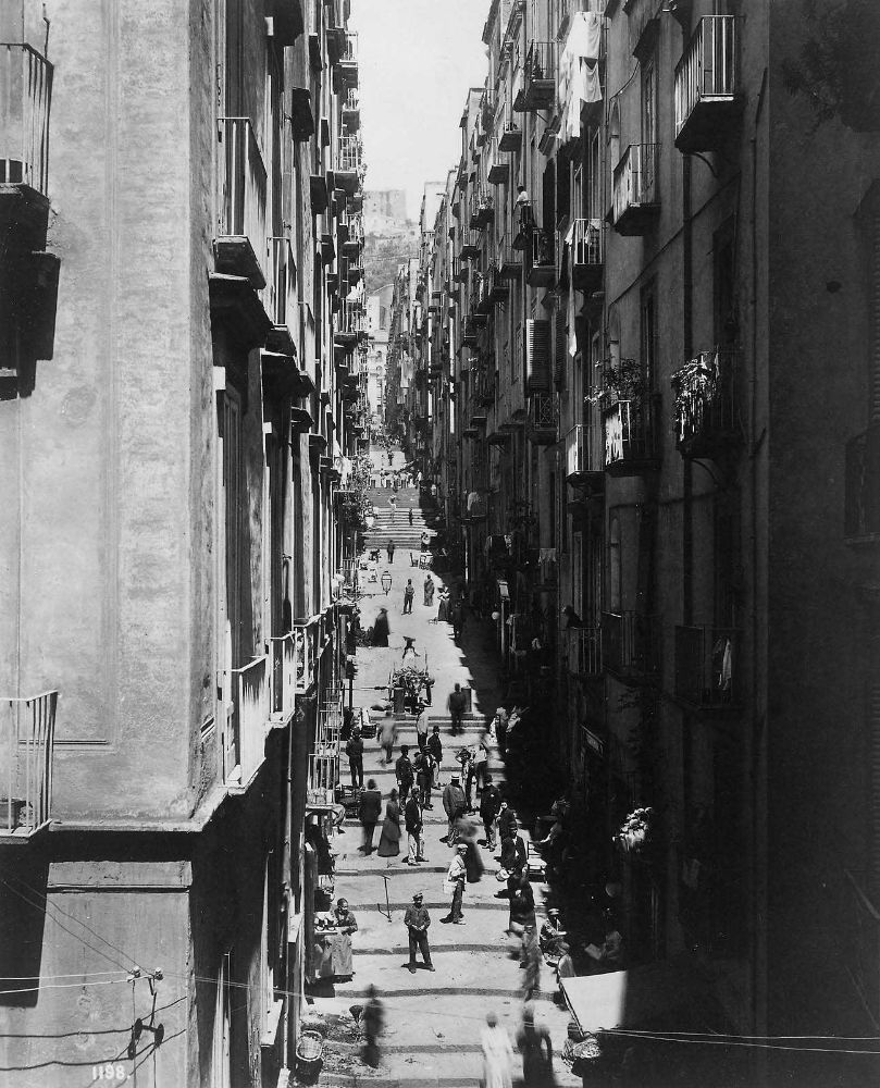 SottoNapoli's tweet photo. Gradoni di Chiaia (1890) #Napoli
 #NapoliSotterranea #NaplesUnderground #Naples #Italy https://t.co/GPUXfE0uj7