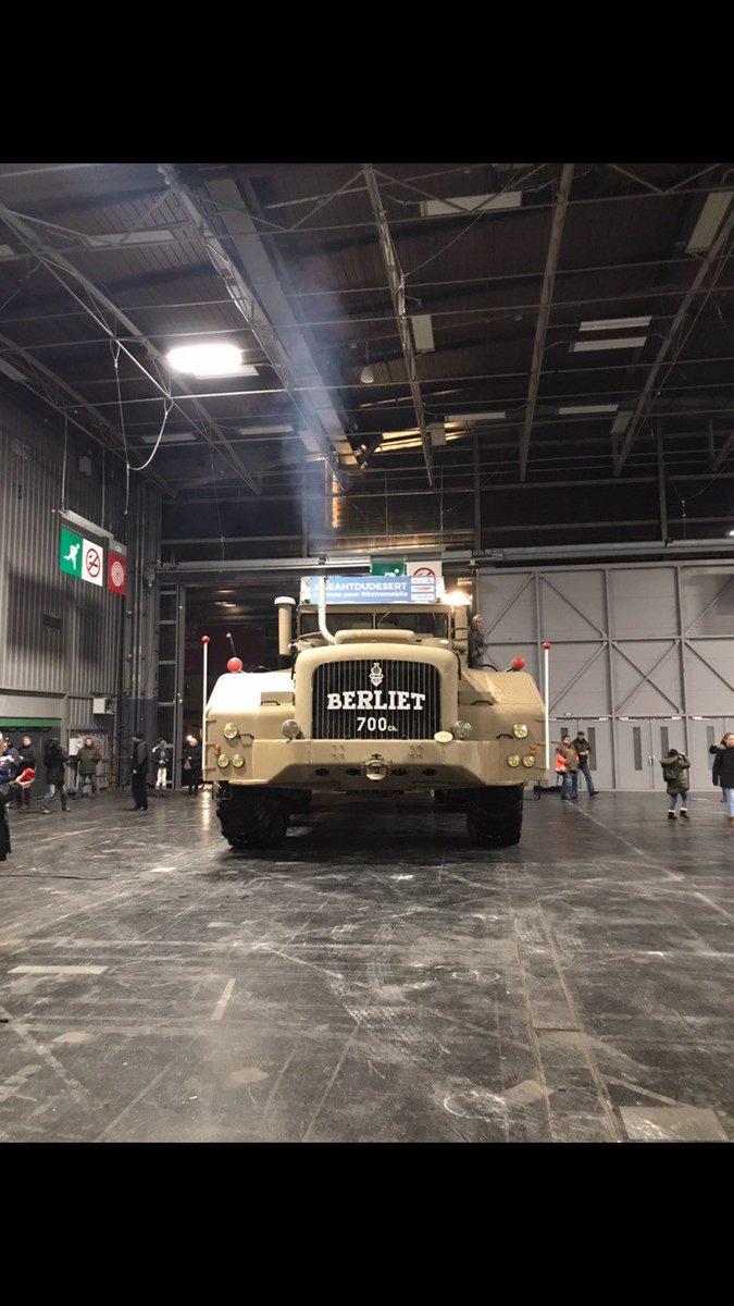 transportpremat's tweet photo. [Berliet T100 - Jour 4]

Voici quelques photos du convoi à son arrivée Porte de Versailles (2/2)

#GeantDuDesert #Retromobile https://t.co/udNAIzySXP