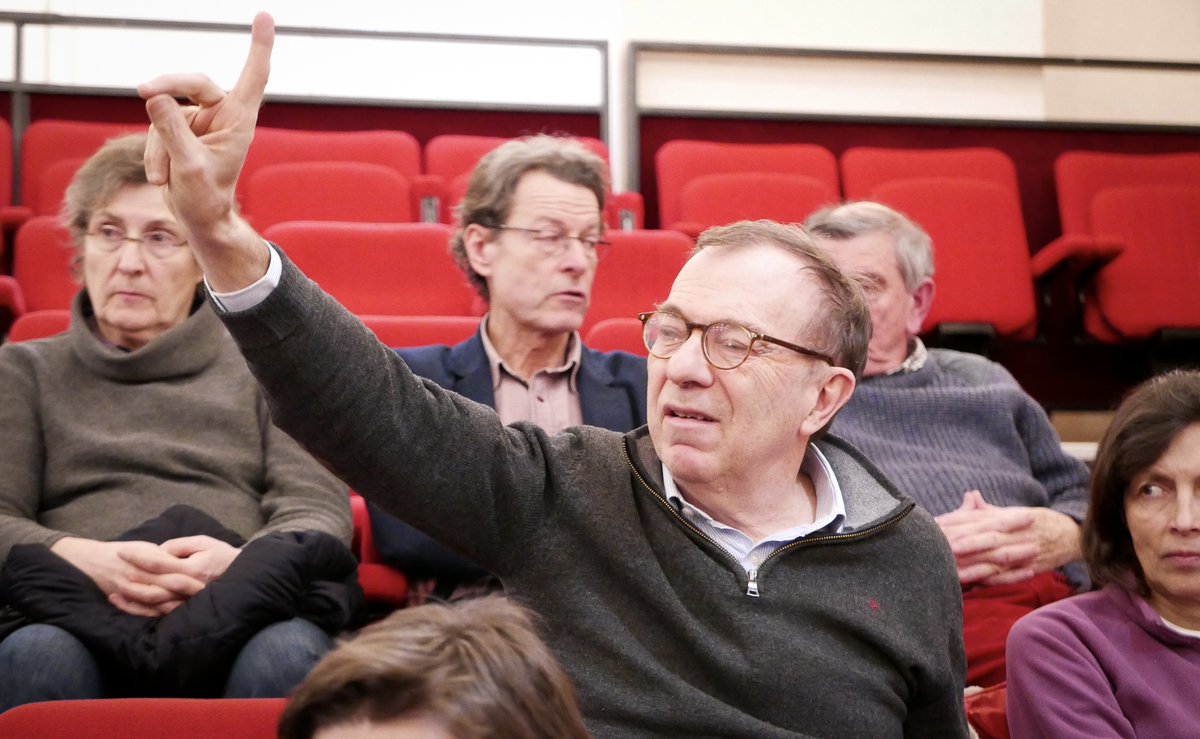 BrunoLeMaire's tweet photo. Hier soir, j'ai participé à un débat avec les habitants de Louveciennes, dans les Yvelines. De nombreuses propositions ont été faites sur la #fiscalité dans notre pays. Merci à tous pour votre accueil et ces échanges  #GrandDebat https://t.co/xaYBlOl4Mb
