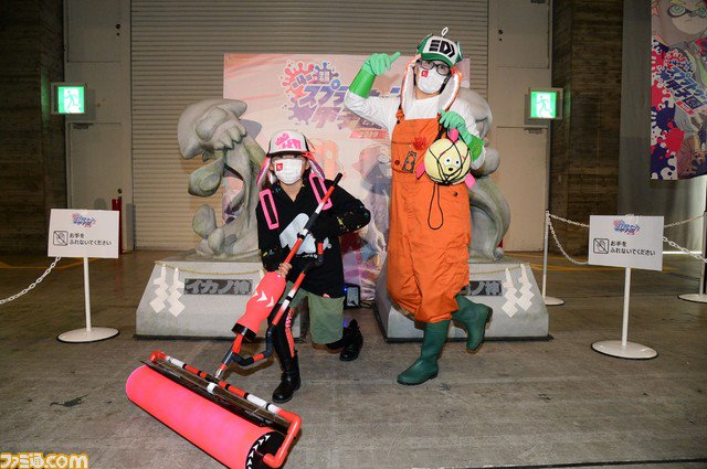 famitsu's tweet photo. テンタライブやななとGamesさん、青木瑠璃子さんらのガチマッチなど、イカ好きが大喜びの企画満載。 #スプラトゥーン甲子園 全国決勝大会前夜祭 #スプラトゥーン2 #闘会議2019 https://t.co/th4aglaAGE https://t.co/s8rHcdB1xI