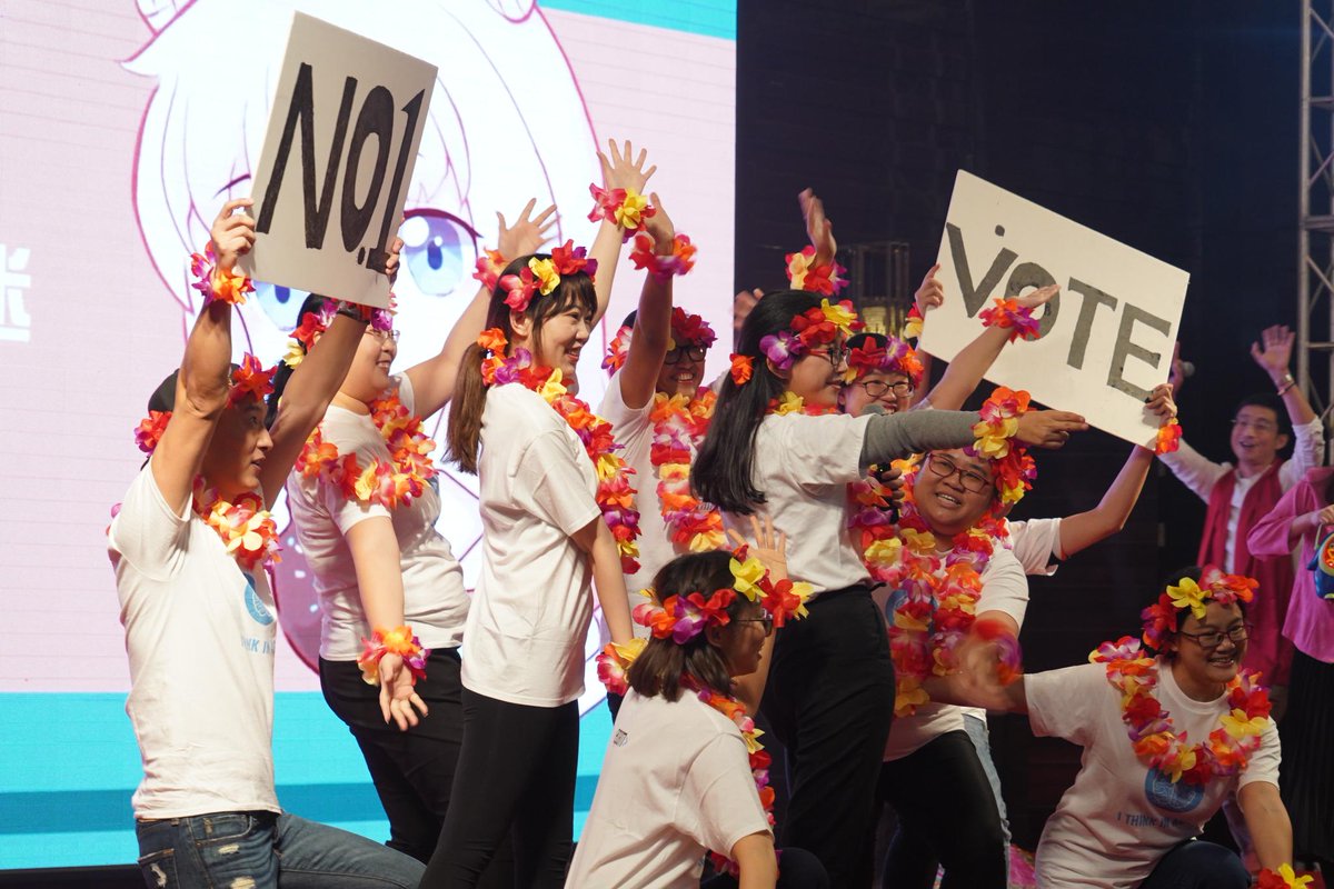 EPAMSystems's tweet photo. EPAM Winter Parties continue rolling across our global locations – here are some colorful snapshots from the celebration at EPAM Shenzhen. Have a great weekend everyone! #EPAMChina @EPAMAPAC https://t.co/s0v2A9zias