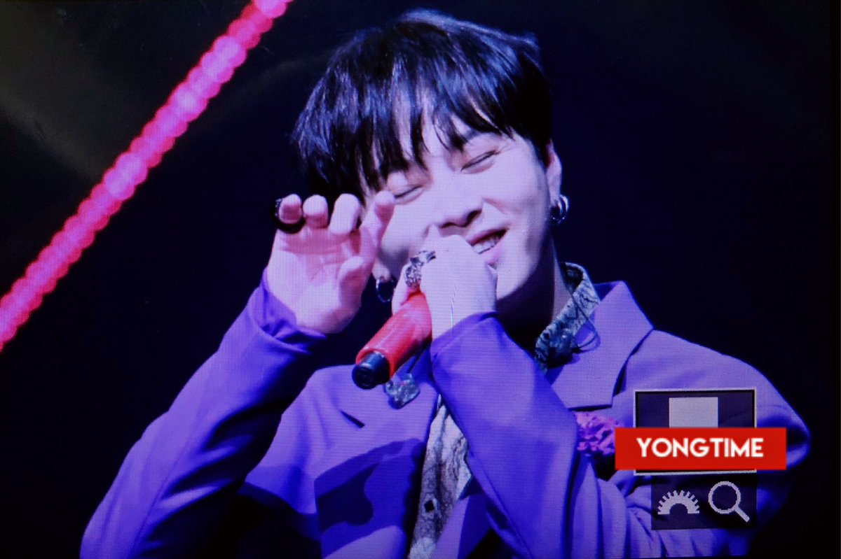 190201 #하이라이트 #용준형
귀여운 거 한창 잘 할 나이 31살,,,😝
