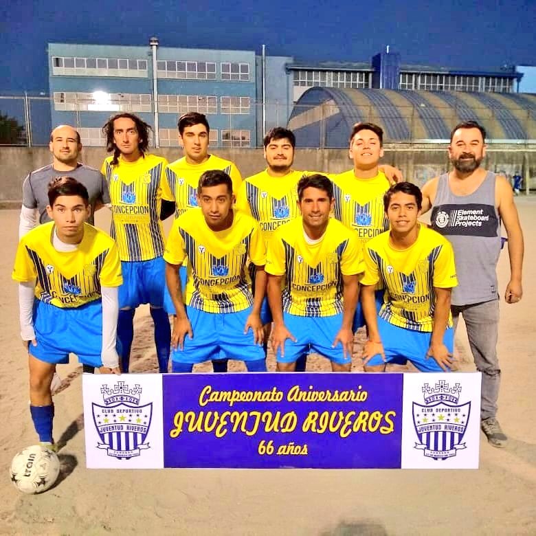 ClubFlecha_'s tweet photo. ✅ [CLUB DEPORTIVO FLECHA CLASIFICADO] ❗

Anoche, y en el marco del Campeonato Aniversario del Club Juventud Riveros, nuestro #ClubFlecha abrochó su Clasificación a Cuartos de Final tras vencer por 2⃣-1⃣ en el partido de vuelta al Club Montreal.

¡Vamos con todo #Flecha❗
🏃⚽ https://t.co/WBZyMadw0T