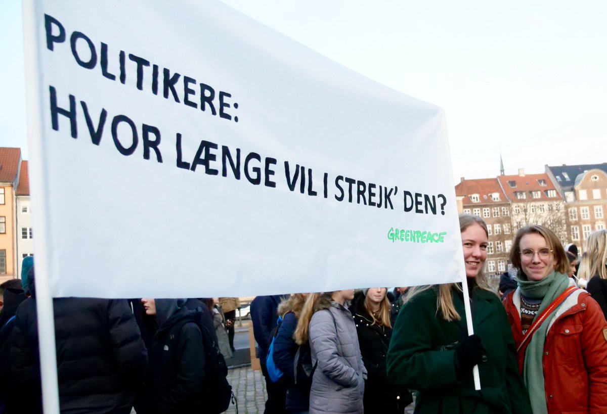HHagbom's tweet photo. Today, in 12 cities across Denmark, thousands of students, kids and adults together went out to strike for the climate and for our common future. "Why go to school for a future that might not even be there?" #FridaysForFuture #GPNvol https://t.co/g16A7pV1Cs