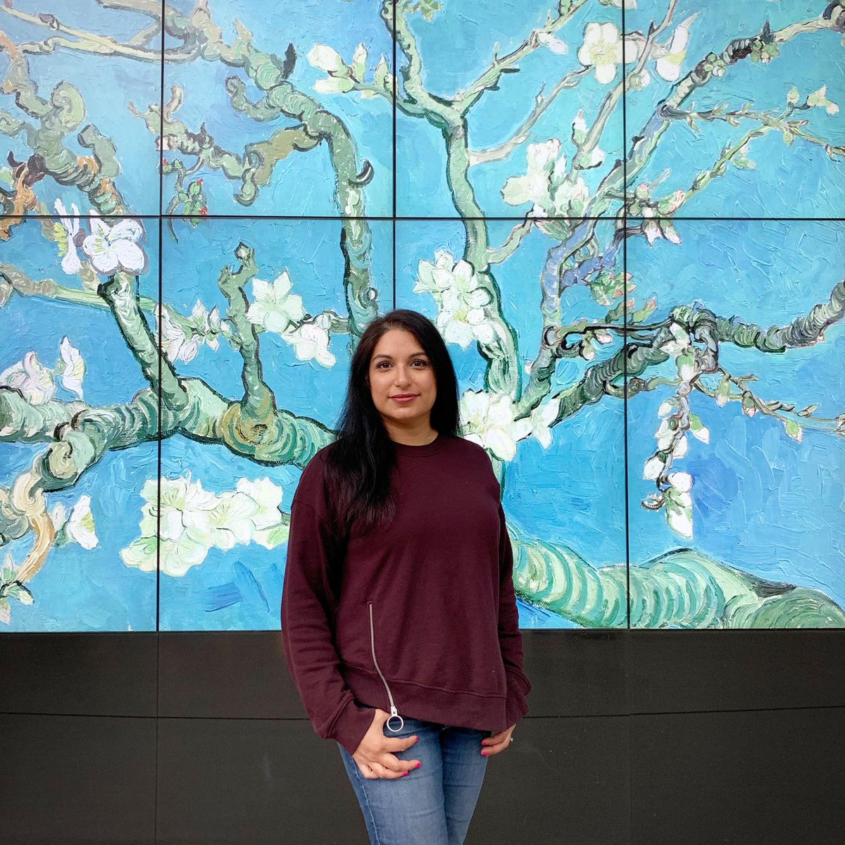 evaellibeauty's tweet photo. Culture day! Absolutely love Almond Blossoms @vangoghmuseum Crimson and Cappuccino LipSense combo Went perfectly with my @allsaints jumper #makeuplook #lipsense #vegan #lips #painting #fineart #artgallery #eva #evaelli #thankyouamsterdam #amsterdam https://t.co/fhKBDzvWdL