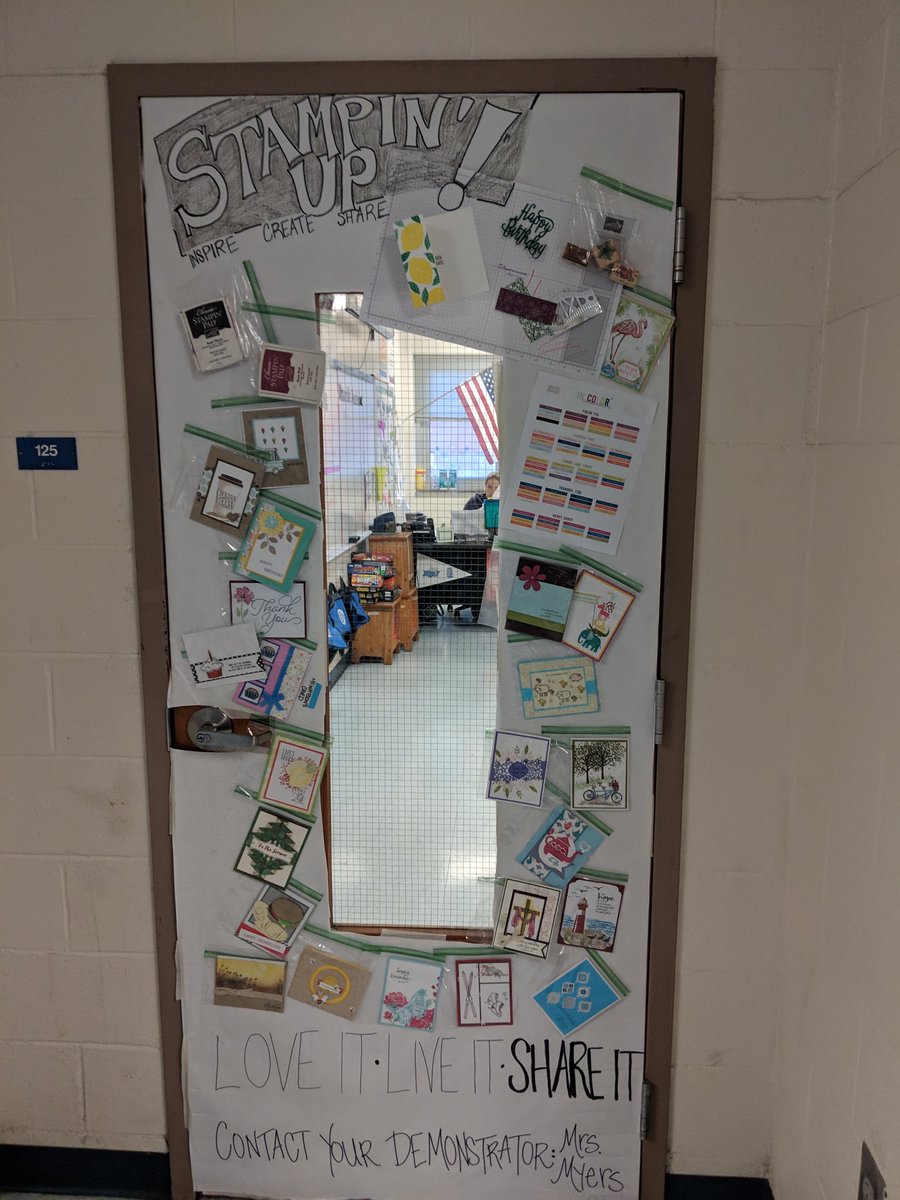 jhodge202's tweet photo. The great College and Career week door contest will be judged today! Who will be triumphant? https://t.co/dpT6Ekl23o