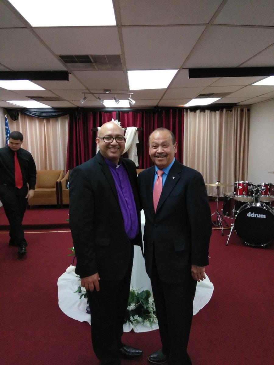 YRestaura's tweet image. Compartiendo con el Reverendo Benny Feliciano