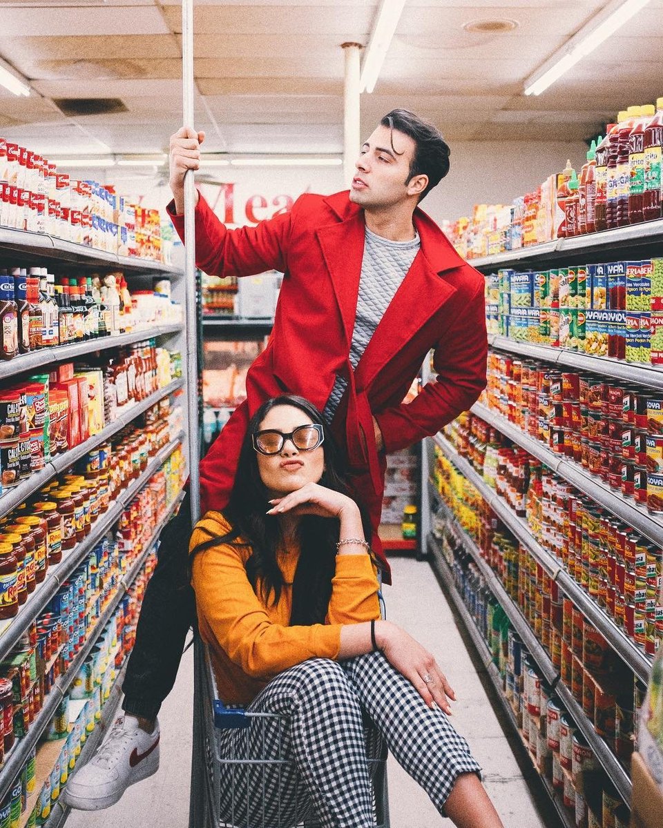 FamCanelaITALIA's tweet photo. Cortesia IG @danyeshka
Not ur ordinary grocery shoppers 🤷🏻‍♀️ #FELICES ❤️💛 https://t.co/F3jxTelGCf