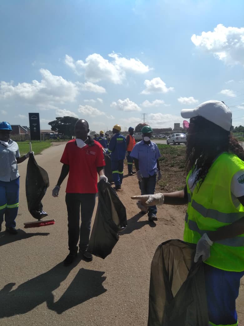 BAK Logistics, a member of the TSL Group, participated in the National Clean-Up Day campaign. We believe in keeping the environment clean.
#CleaningUp #MyEnvironmentMyPride @bak_logistics @KeyLogisticsLtd @ForkliftPremier @GodyTheMarketer