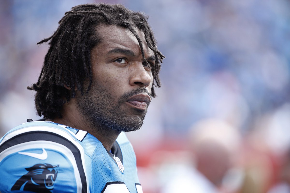 Julius Peppers has announced his retirement from the NFL after 17 years in the league. Incredible career for the Panthers DE 🏆

* No. 2 Draft Pick in 2002
* NFL DROY
* 9x Pro Bowl
* 3x First Team All-Pro
* 2000s All-Decade team 
* No. 4 in NFL Career Sacks (159.5)