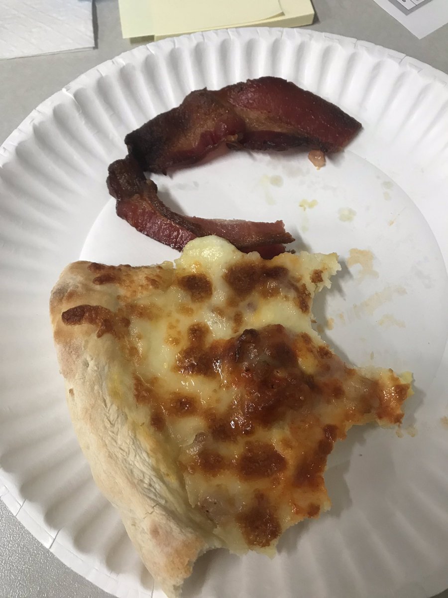 The_Pat72's tweet photo. Pizza AND bacon #WINNER https://t.co/HDlDjvzLF9