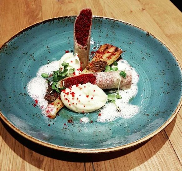 WalkingMatters's tweet photo. Cous Cous, Parsnip &amp; White Tomato Foam served in @SteeliteEMEA's Craft Coupe Bowl by @_mathiasriedel! 😋
#TabletopMatters
#bayern #bavaria #minga #munich #vegitarian #vegie #couscous #parsnip #vegetarian #food #beetroot #healthyeating #meatfree #withoutmeat @steeliteusa https://t.co/0zDig1tqXa