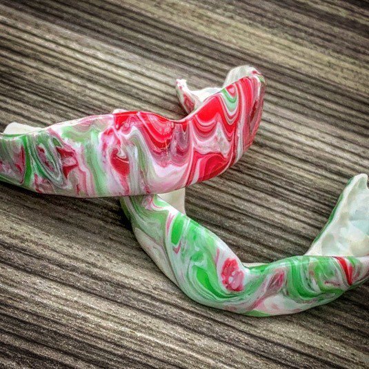 今日は特注赤緑マーブルカラーです👍
マーブルは二度と同じ模様ができませんので、まさに世界に一つのマウントガードです。

#boostector #ブーステクター #mouthguard #マウスガード bit.ly/2G2Bpbu