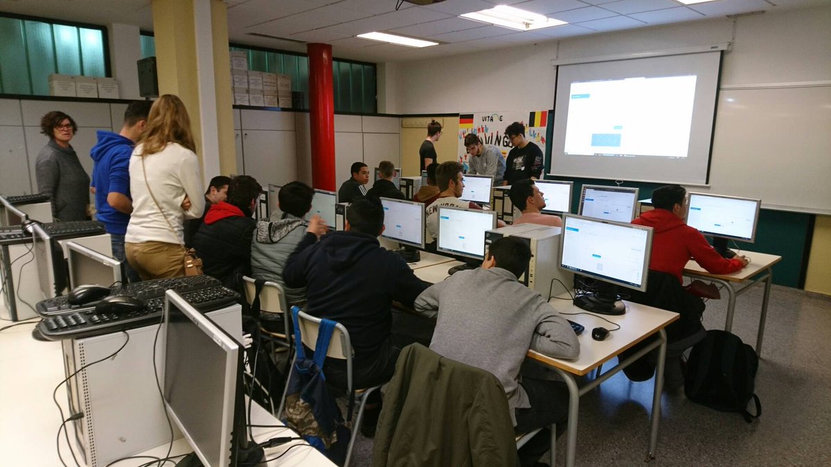 ProjectVITAE's tweet photo. Visitors doing the activities made by our students. Our students in the teacher's role. #Erasmus #fp https://t.co/jNhVZ3NIOk