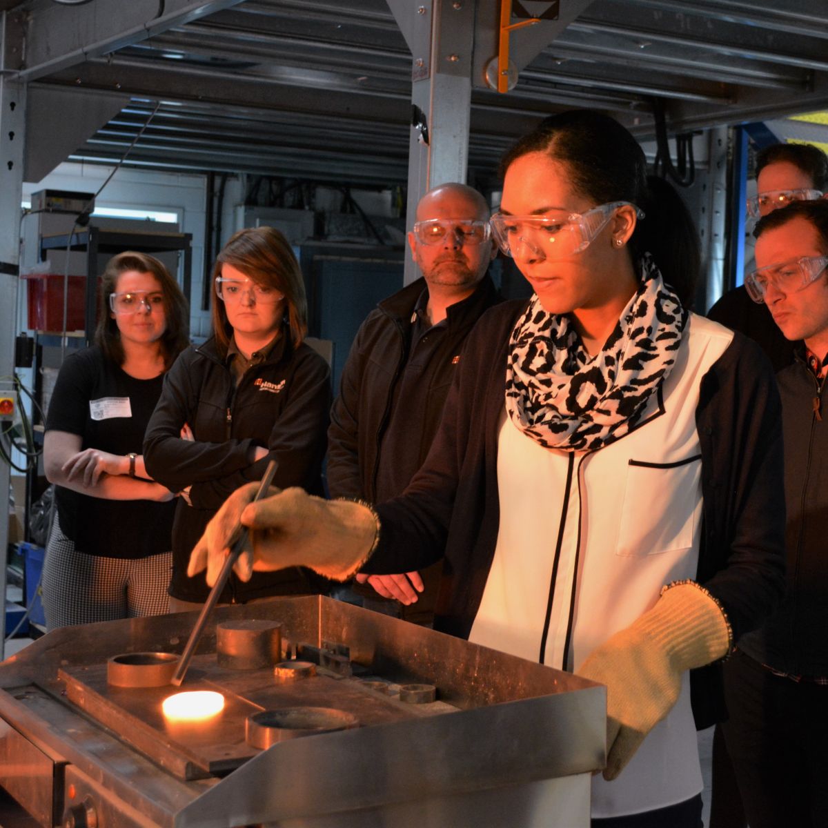 Glass_Int's tweet photo. GTS will deliver an Introduction to Glass Packaging course on behalf of British Glass on 26th February in Sheffield, United Kingdom.
@GlassTesting @BritGlass https://t.co/9GI9DNHlhK 
#ExpertsInGlass #IntroGlassPack #glass https://t.co/lnZnXkQO7t