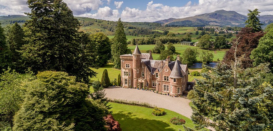 JurassicHols's tweet photo. Glen Cho Breagha literally means "Glen So Beautiful.  And isn't is just?!

#propertyofthemonth #february #jurassiccoast #callander #Scotland #luxury #holidays #glenchobreagha #amazing #castle #fridayfeeling #weekendvibes https://t.co/VkVQaQYBFC