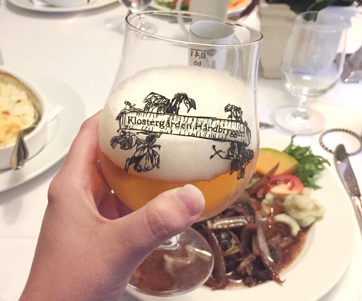 OngewoonLekker's tweet photo. Have you ever tried Norwegian craft beer? I can highly recommend it! 🇳🇴
.
I wrote a little introduction in Norwegian craft beer 🍻: https://t.co/HadAX4ReHq
.
.
.
#ongewoonlekker #austmann #norwegianbeer #norway #dinkcraft #lechaim #cheers #tgif #speciaalbier #bierblog #beerblog https://t.co/kB6rUuG8p3