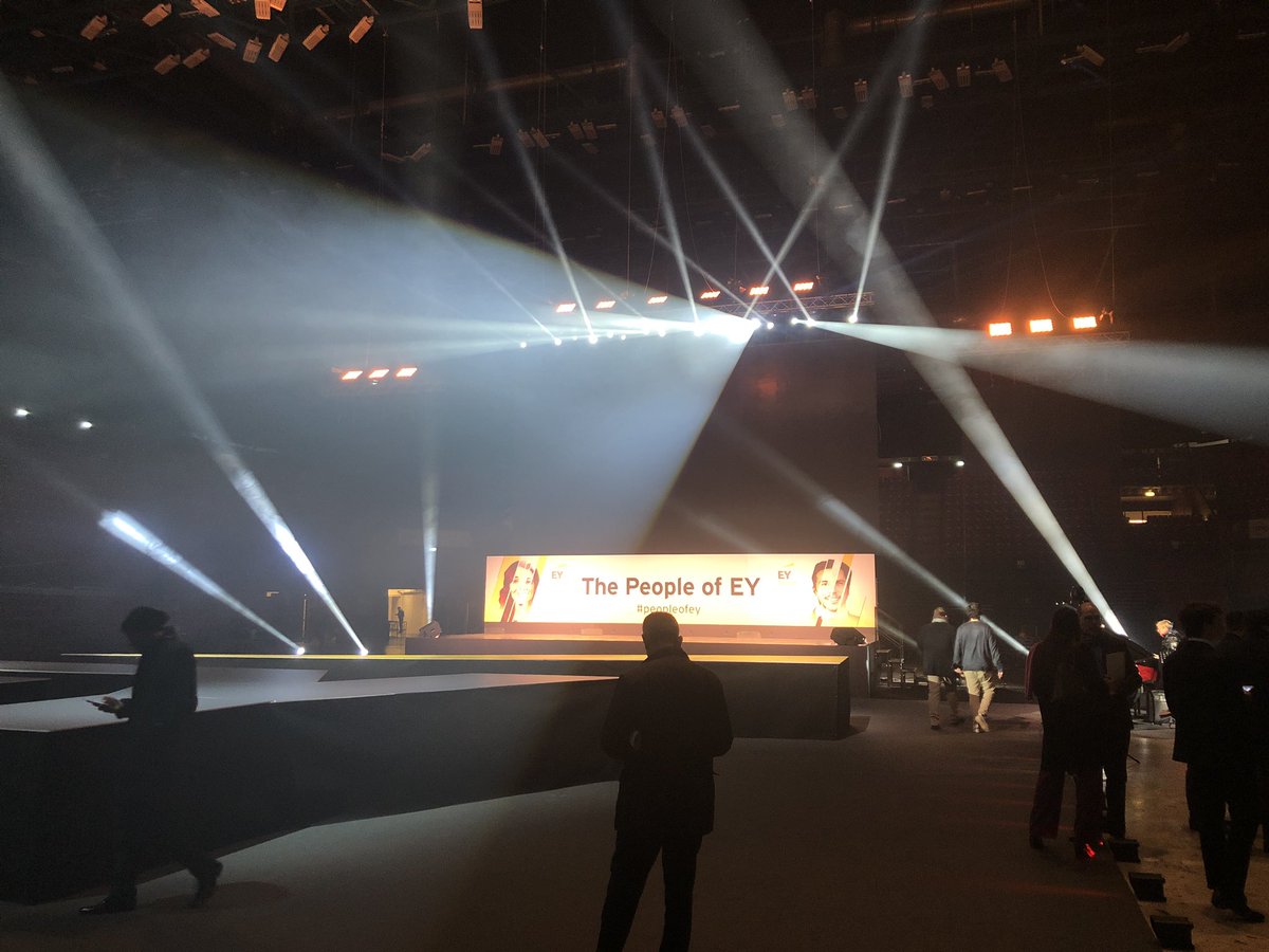 AngeloDeCarlo86's tweet photo. È tutto pronto. Poche ore all’inizio del  NOSTRO evento #PeopleofEY ... Siamo carichisssimi 😎@DonatoIacovone @FranciGirau1983 @luigicrespi @HelenePacitto @VeroMutti @VeronicaDettin @EY_Italy @NatasciaTurato @MediolanumForum https://t.co/BGXWkSK69j