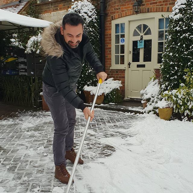 laurajeaster's tweet photo. Clearing the path ready for our lunchtime guests 
#snow #headchef #lussmanns #harpenden #itswarminside https://t.co/R9gNNQoNfg https://t.co/iuyML3fhy6