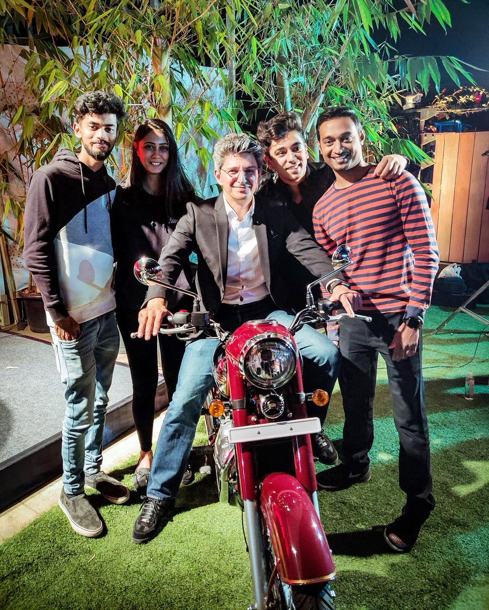 The Hub in association with @safinabanqets was proud to host the launch of @safinamotors at the iconic @SafinaPlaza!  

#Jawa #Dealership #Bangalore #Coworking #Coliving #Events #JustJawa #Showroom #JawaShowroom #Legend #Vintage #ClassicMotorcycle #JawaFortyTwo @jawamotorcycles