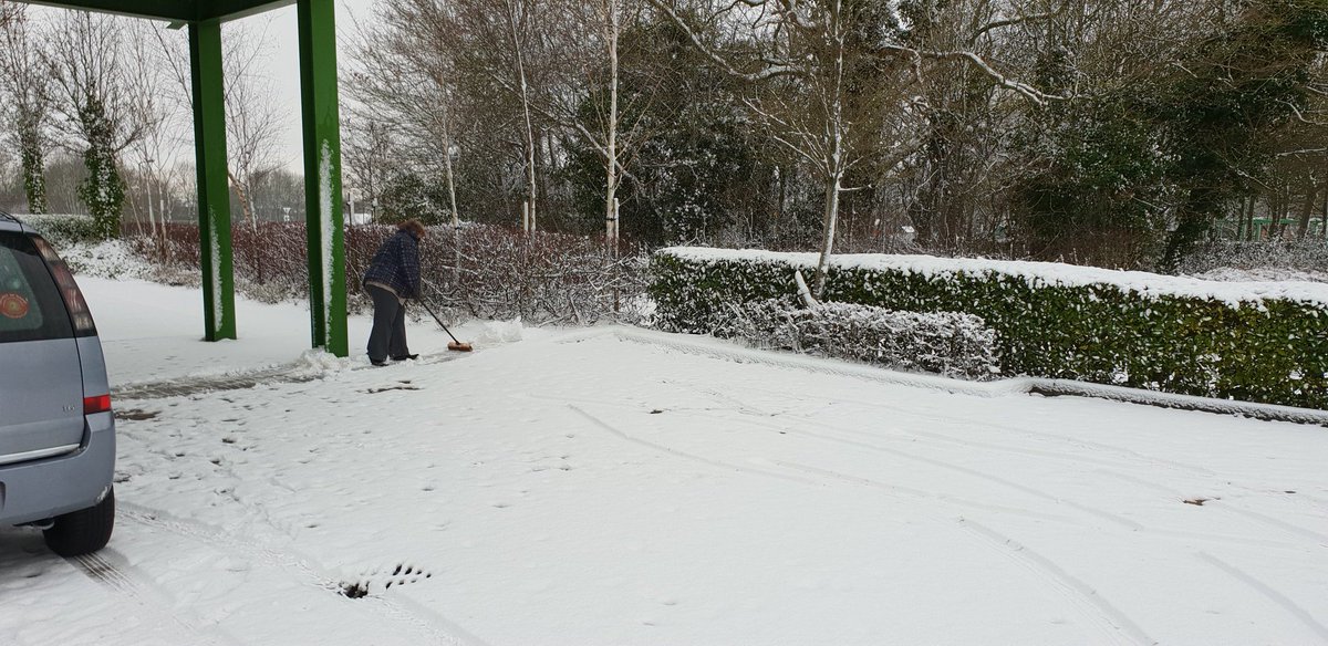 Nik_Hartley's tweet photo. You make your own decisions but #snow won't stop us... #ability #sci #pride... https://t.co/eE7r8yE1Ae