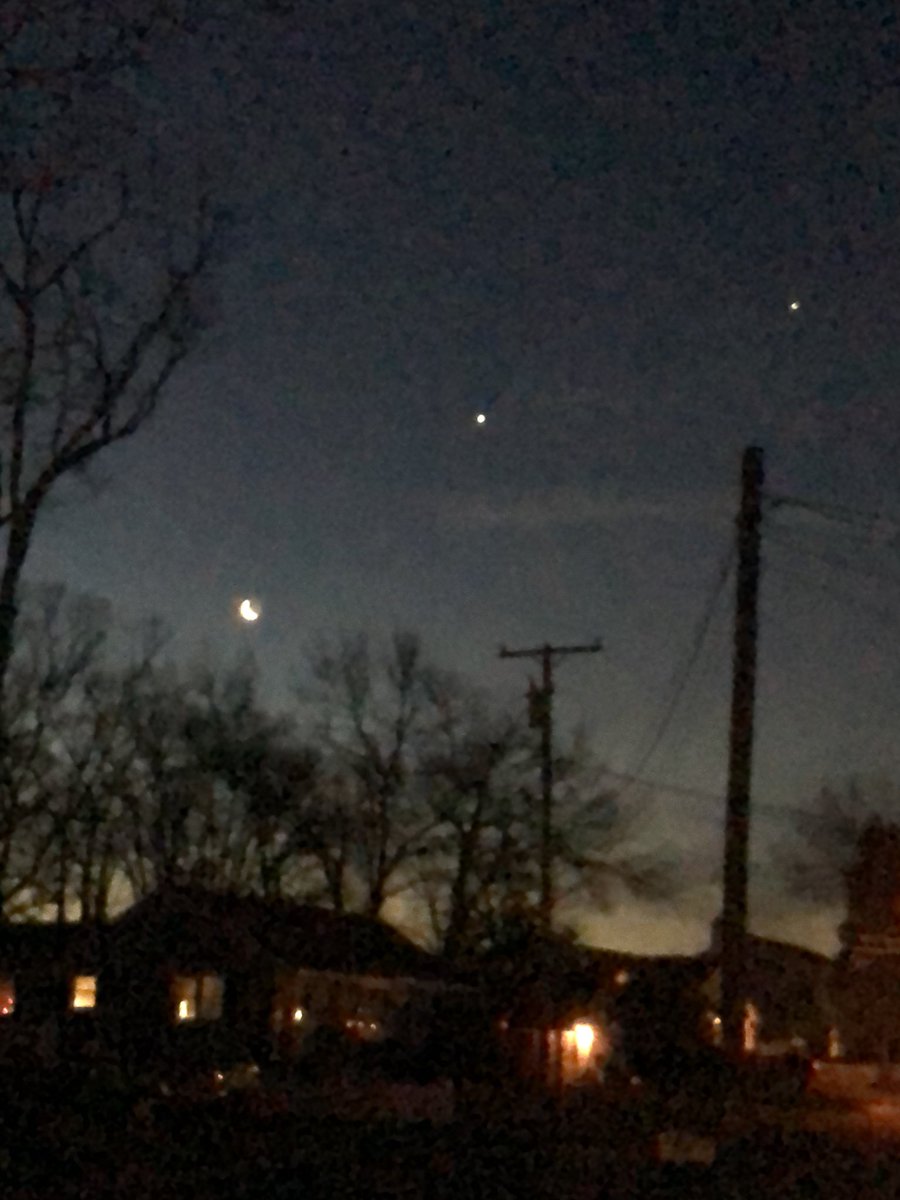 Jupiter, Venus, and the moon- not the same as yesterday’s positions #naturalphenomena