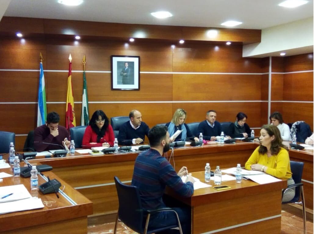 Día importante para Otura con la aprobación del Presupuesto para 2019. Un presupuesto realista, austero, viable y prudente, que prioriza en políticas sociales e inversiones, y nos permite continuar saneando las cuentas públicas.

ayuntamientodeotura.es/otura-aprueba-…