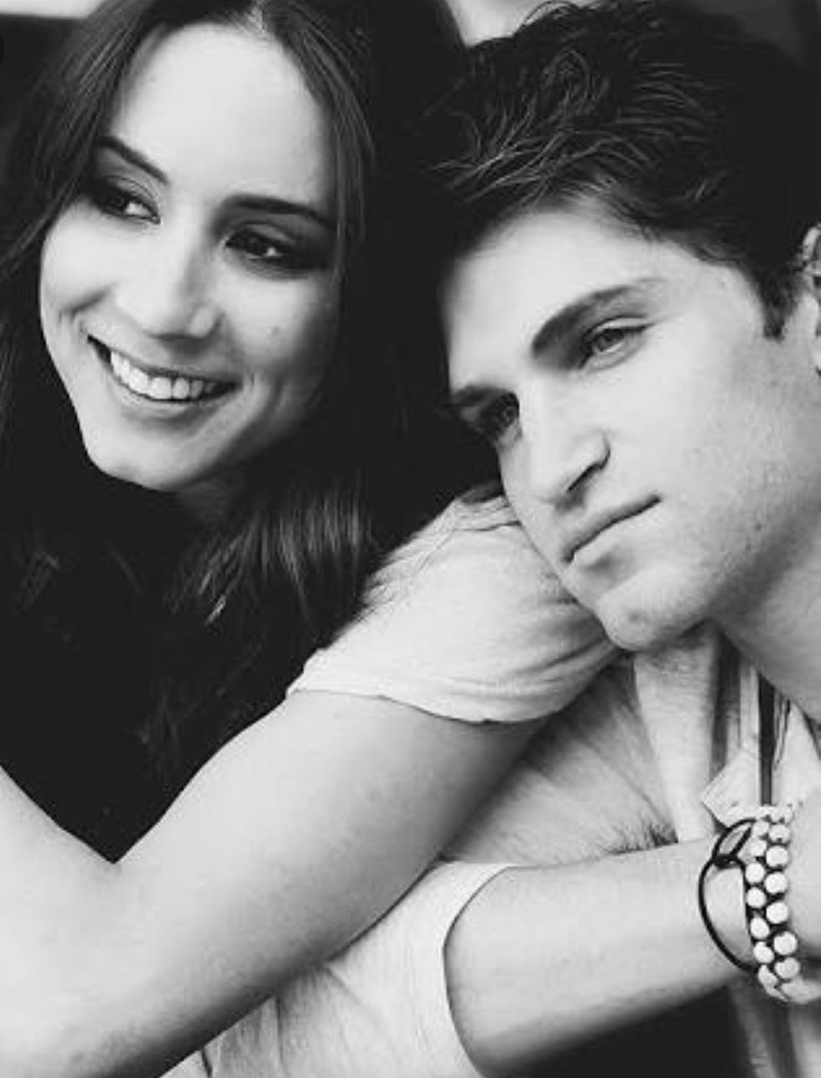 betusmiyy23's tweet photo. @efsanekesit Yabancılardan da😍😍
#SpencerToby &amp; #AriaEzra &amp; #HannaCaleb &amp; #RoseJack https://t.co/ccSkKk0GU6