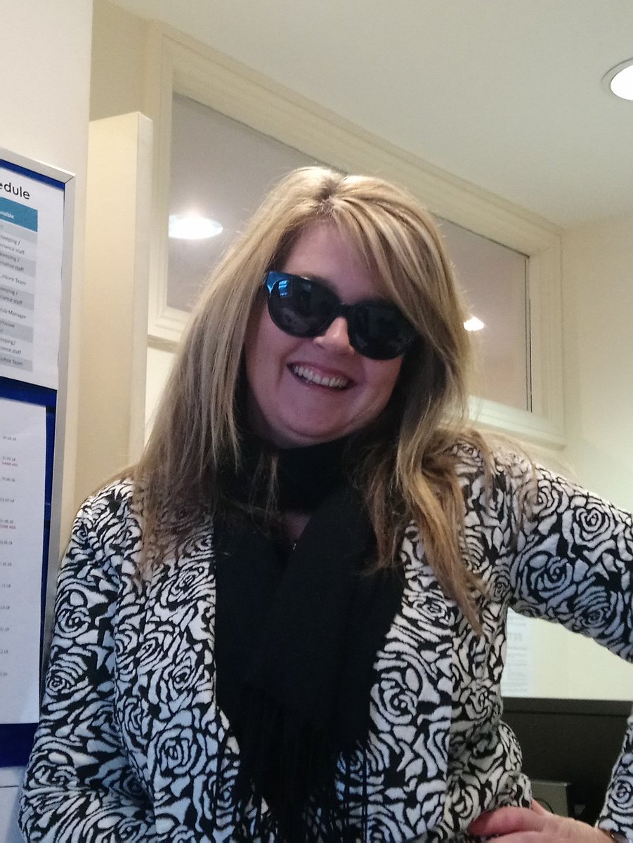 FoxCollectionHR's tweet image. Left your glasses at home?  Just wear prescription sunnies in the @FoxhillsSurrey office instead despite the #snow @SallyannRR #giggles #canttakeyouseriously
