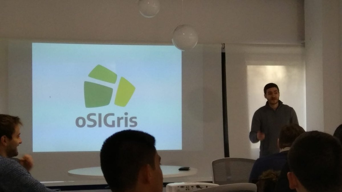 BerriUp's tweet photo. Aprendiendo mucho con los #berriupers 

#startups https://t.co/uX2oHKYjzk