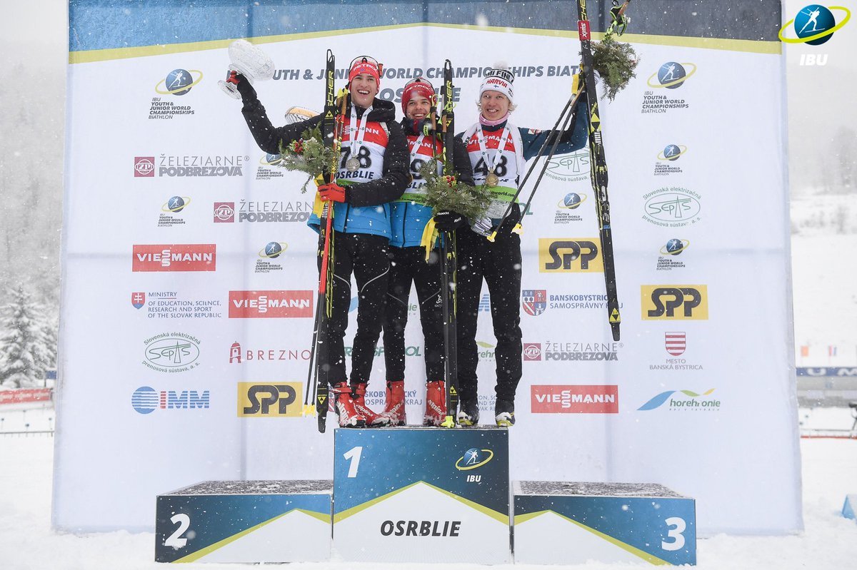Youth men 7.5 km sprint medalists: 

🥇Alex Cisar 🇸🇮
🥈Lovro Planko 🇸🇮
🥉Otto Invenius 🇫🇮

(Photo: Evgeny Tumashov/IBU)
#YJWCH19