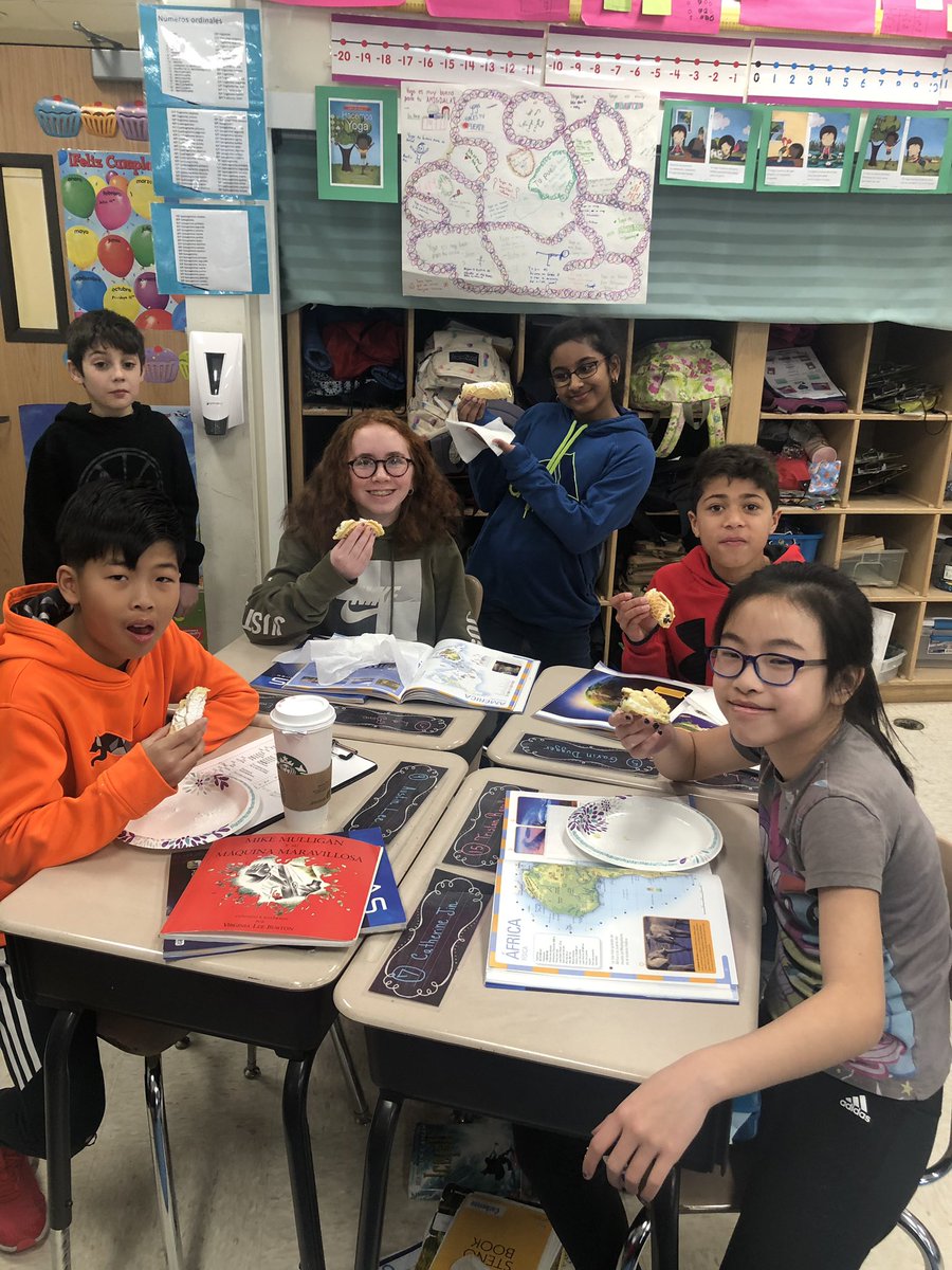 Cannoli making <a href="/DentonAvenue/">DentonAvenueSchool</a> with the Bono family