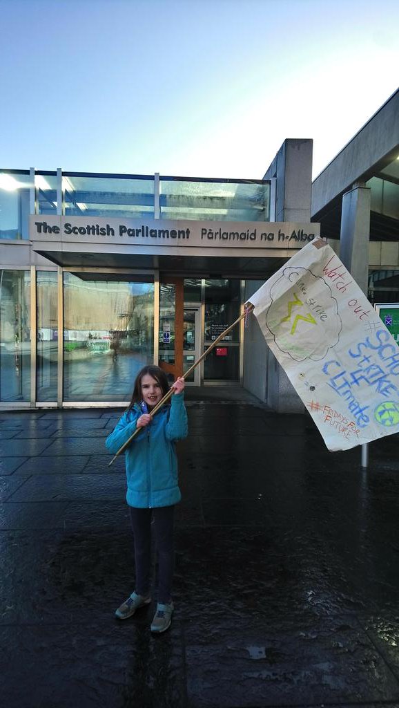 pepper_jess's tweet image. Hello Lund! from #climatestrike @ScotParl! Still striking..