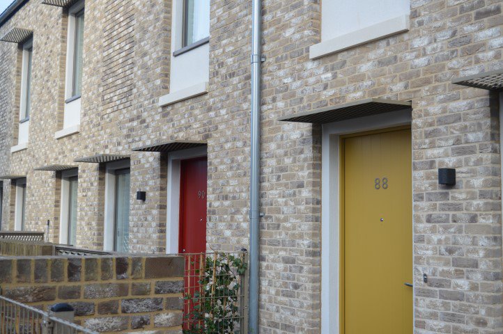 NorwichCC's tweet photo. ✅100% #socialhousing
✅Award-winning design
✅Ultra-low energy #Passivhaus standard

The first residents are settling into their new eco-homes at our Goldsmith Street development in #Norwich. 

Find out more: https://t.co/woxSJjYYyA https://t.co/slhg1WDrSm