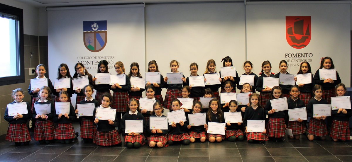 MontespinoEdu's tweet photo. Finaliza el VI Congreso Internacional #ToBeMoreForOthers Ponencias en Inglés, Gallego y Castellano 🎙️🆙 ¡Enhorabuena a todas las alumnas de 3º de #Primaria! #HablarEnPublico #Oratoria #LearEnglish #Coruña https://t.co/i7EtKTqORn