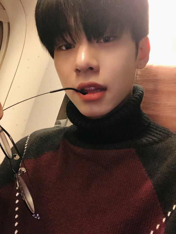 bnmboysofficial's tweet photo. [#MXM/#김동현] 안녕하세요 동슐랭가이드 동현입니다. 여러분 가끔 음식 고를 때 고민되시죠? 고기가 먹고 싶은데 볶음밥도 먹고싶고 그럴 때 이 음식 추천해드립니다 엘에이갈비와 김치볶음밥 환상의 케미 거의 MXM급이죠 거기다 계란 후라이까지 완벽...🤦🏻‍♂️
오늘도 맛저 하시고 행복한 주말 되세요!! https://t.co/nYVsFafVnE
